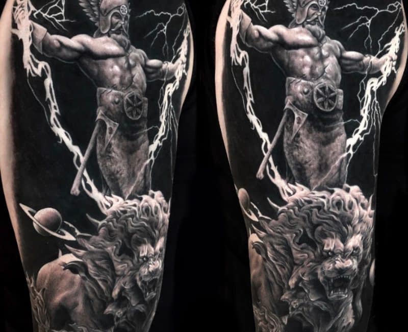 Tatuaje Dios del Universo - León
