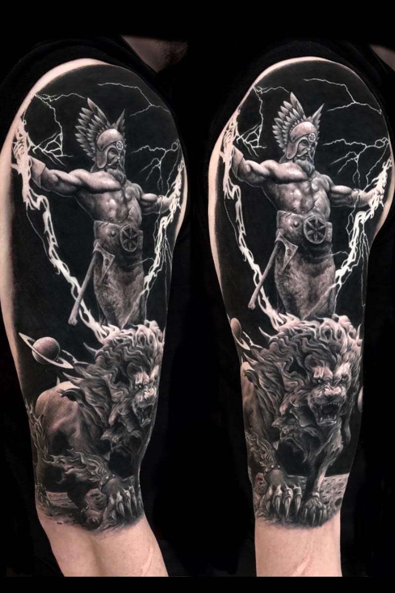 Tatuaje Dios del Universo - León