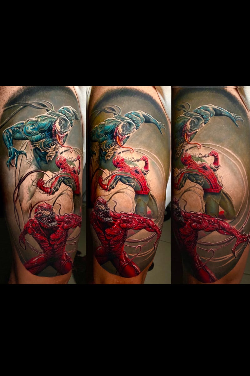 Tatuaje de Venom vs Spiderman