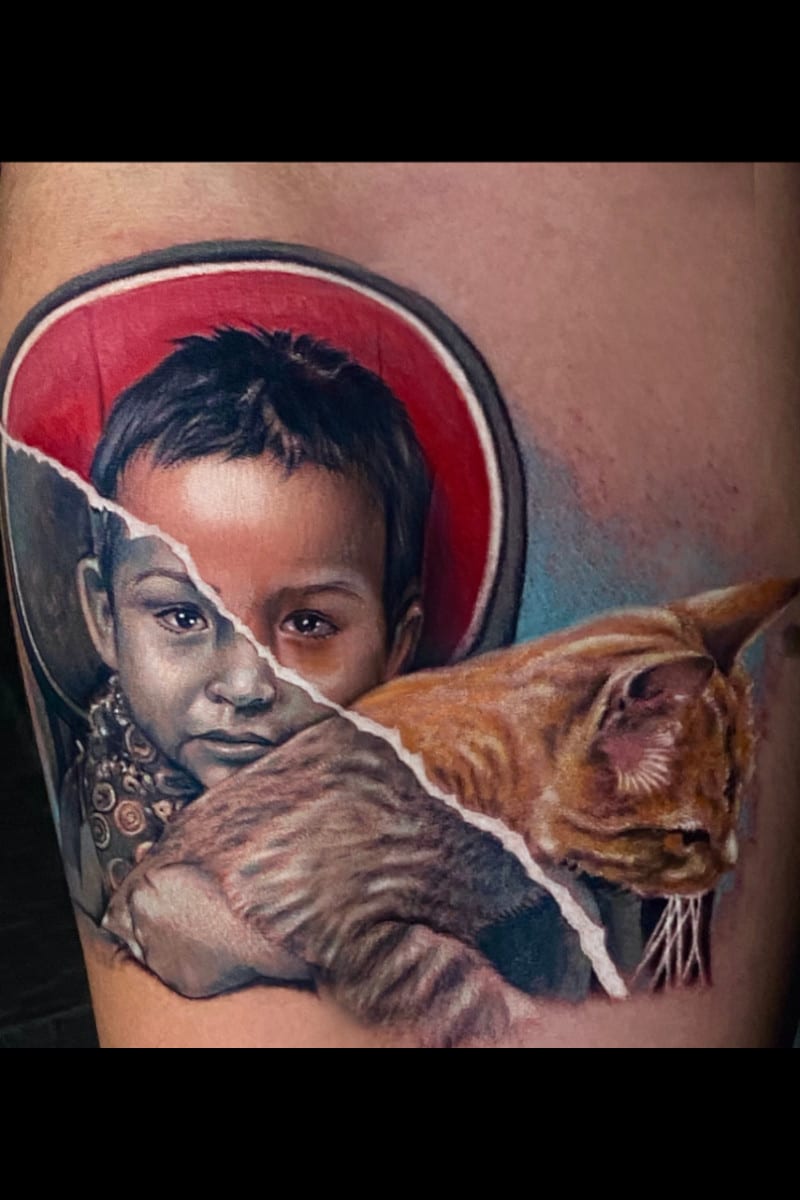 Tatuaje de Niño con Gato