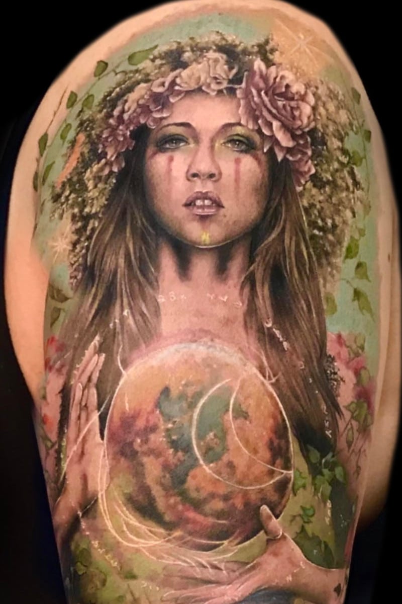 Tatuaje de Chica Hiper-Realista