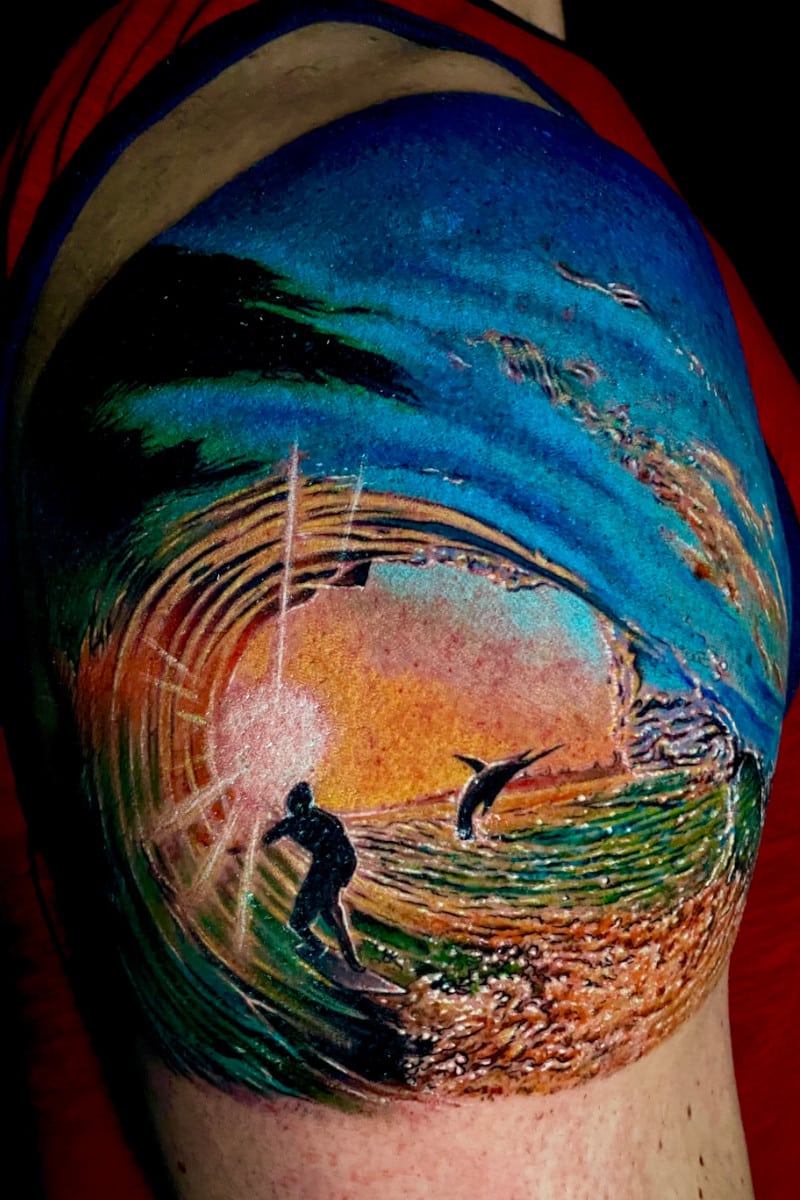 Tatuaje de Cielo con Ondas Cósmicas