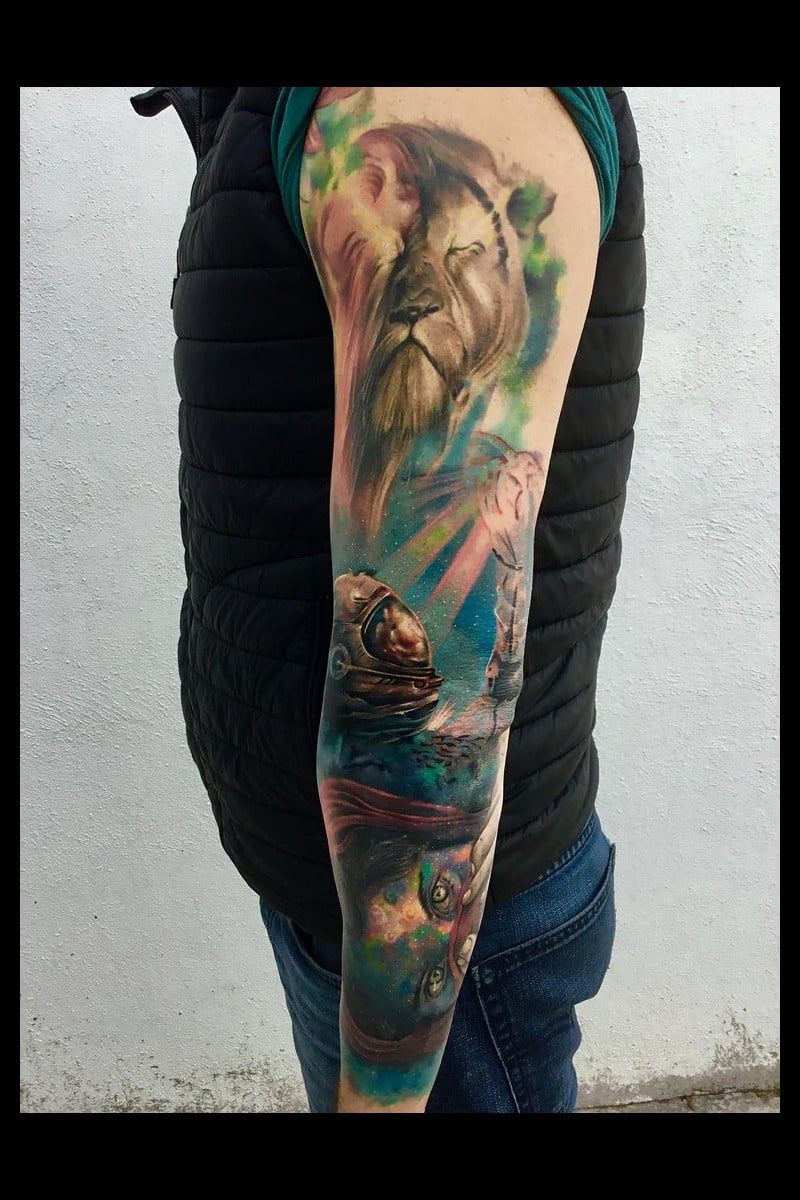 full-leon-astronauta-arm