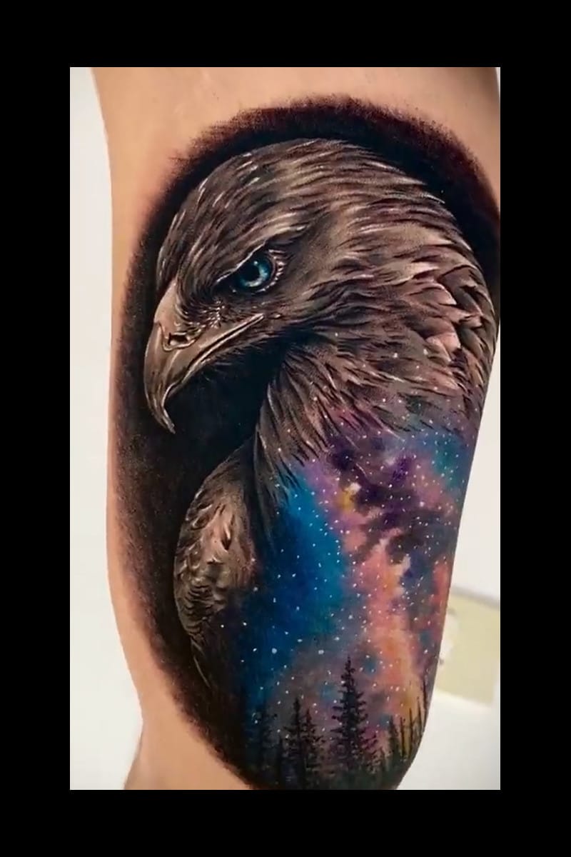 cosmic-aguila-cielo-estrellado